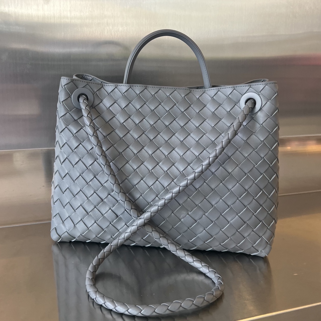 bo*te*ga Ve*ne*ta medium andiamo bag