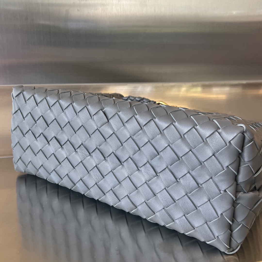 bo*te*ga Ve*ne*ta medium andiamo bag
