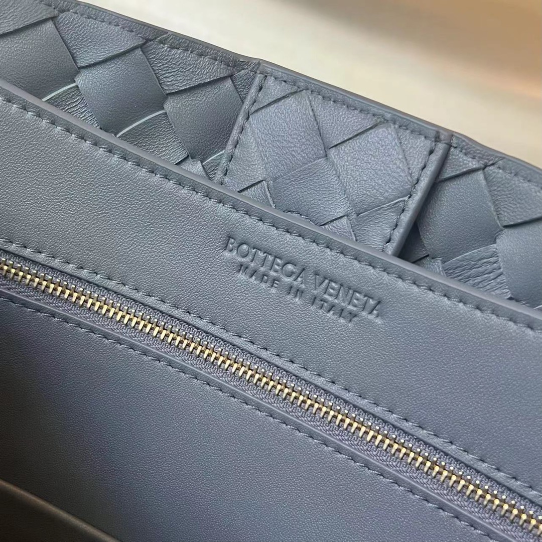 bo*te*ga Ve*ne*ta medium andiamo bag