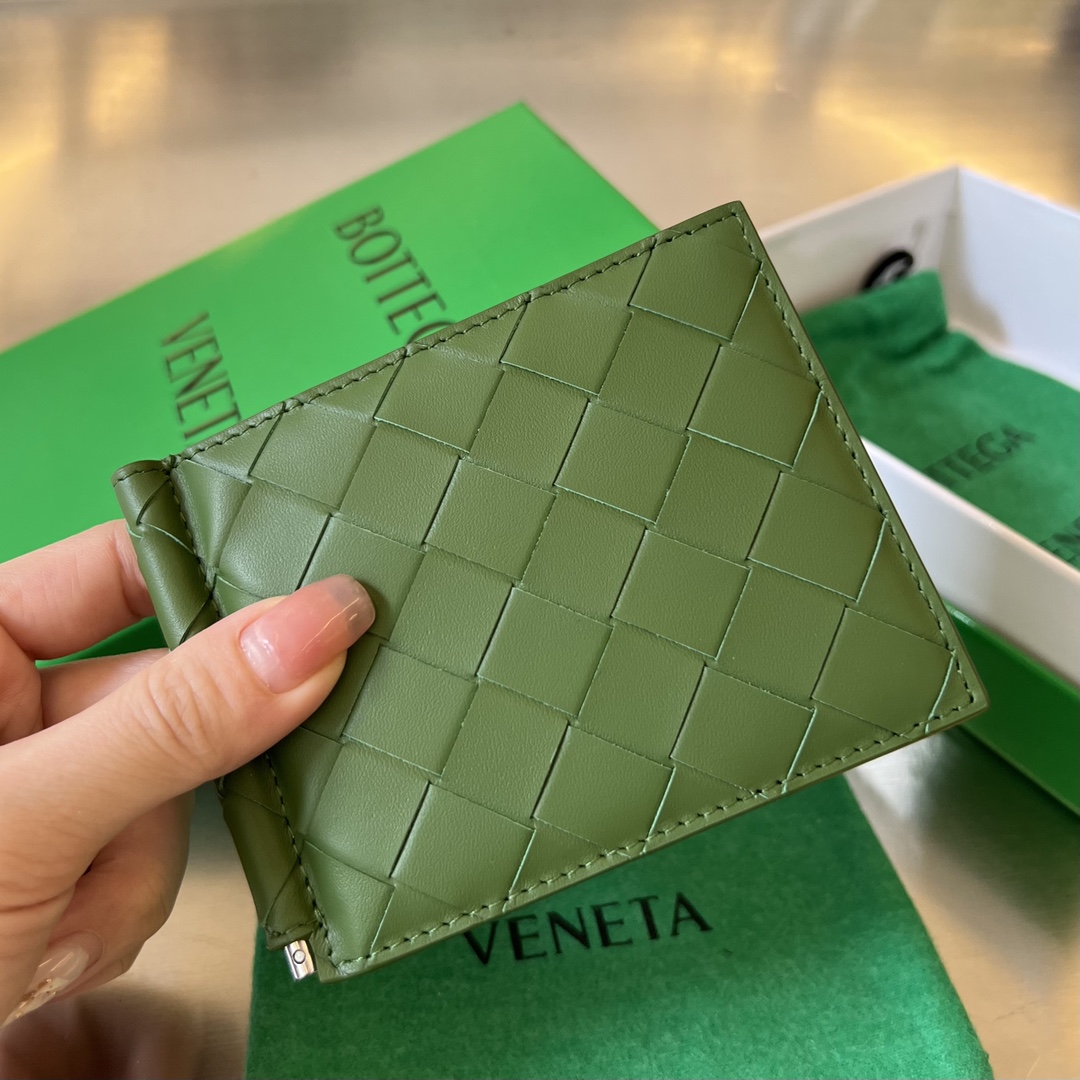 bo*te*ga Ve*ne*ta bv intrecciato bill clip wallet