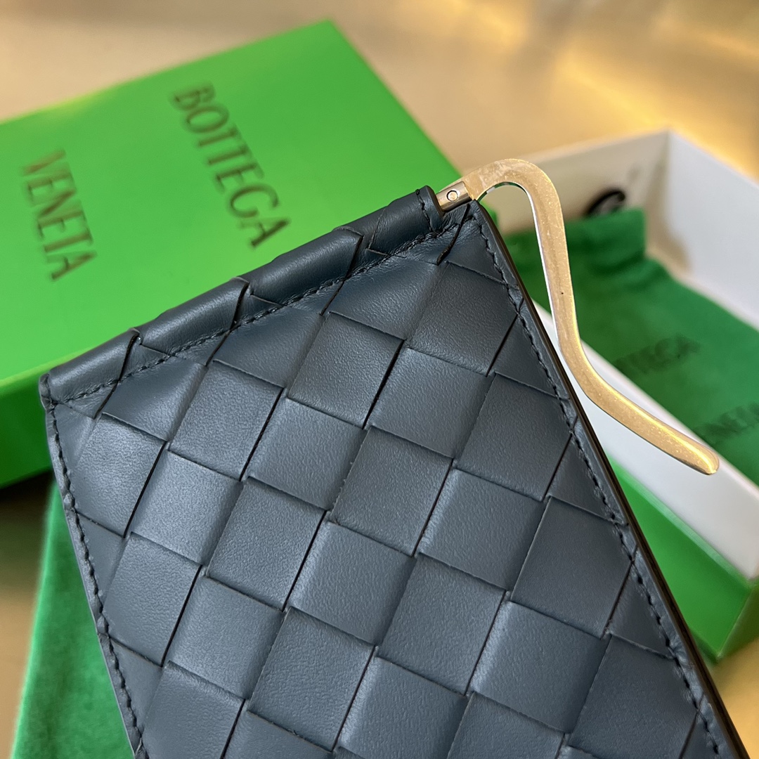bo*te*ga Ve*ne*ta bv intrecciato bill clip wallet