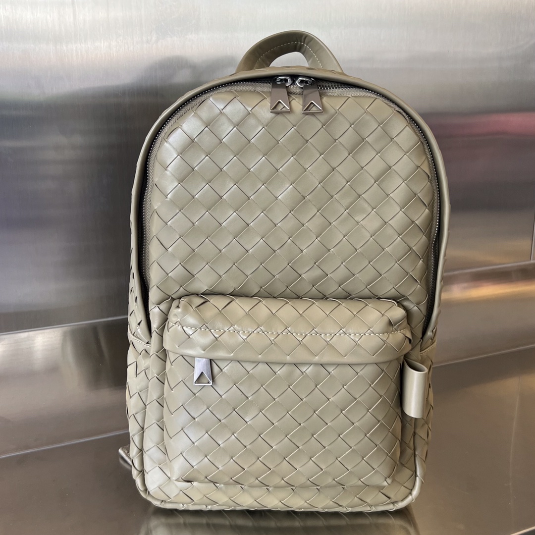 bo*te*ga Ve*ne*ta bv small intrecciato backpack
