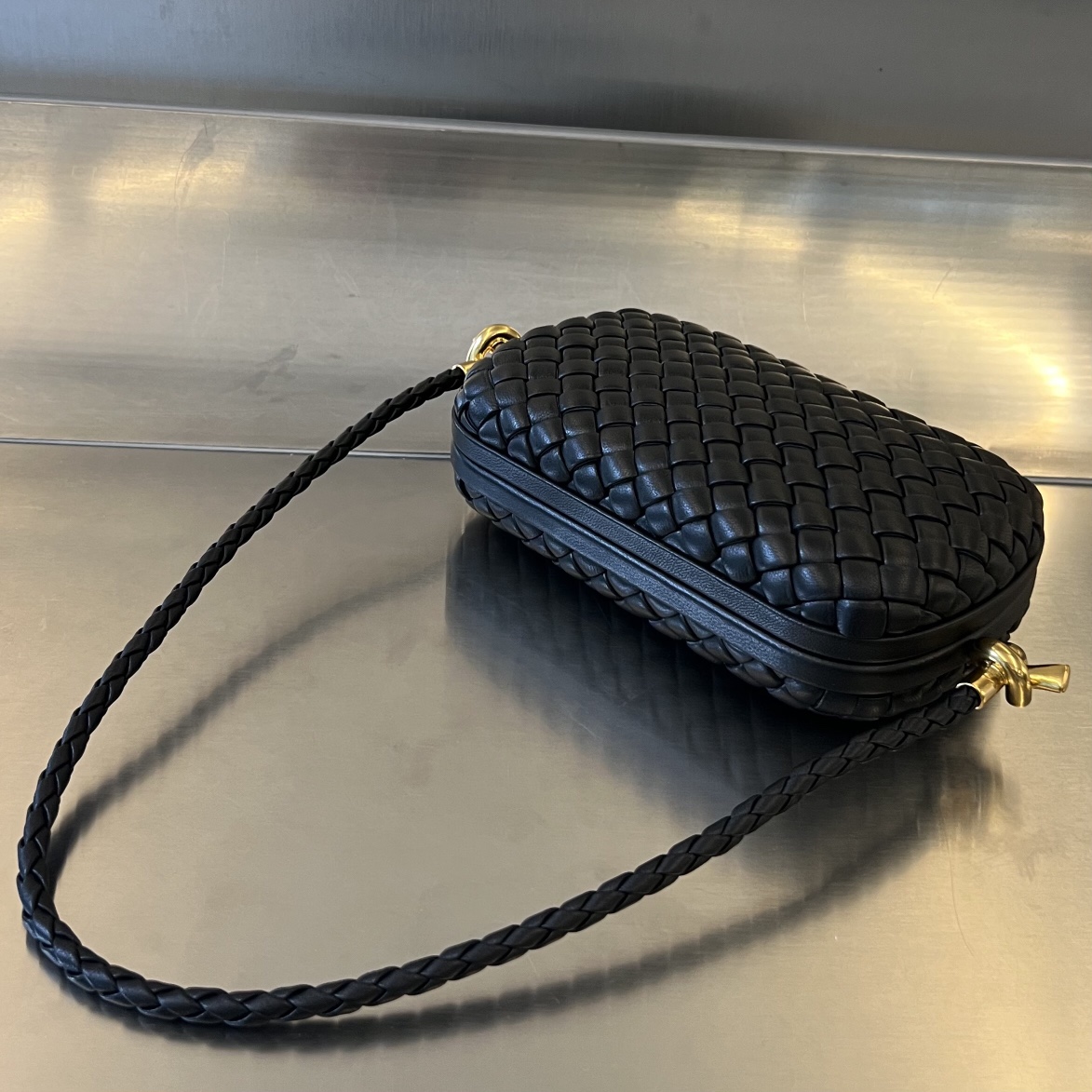 bo*te*ga Ve*ne*ta knot on strap