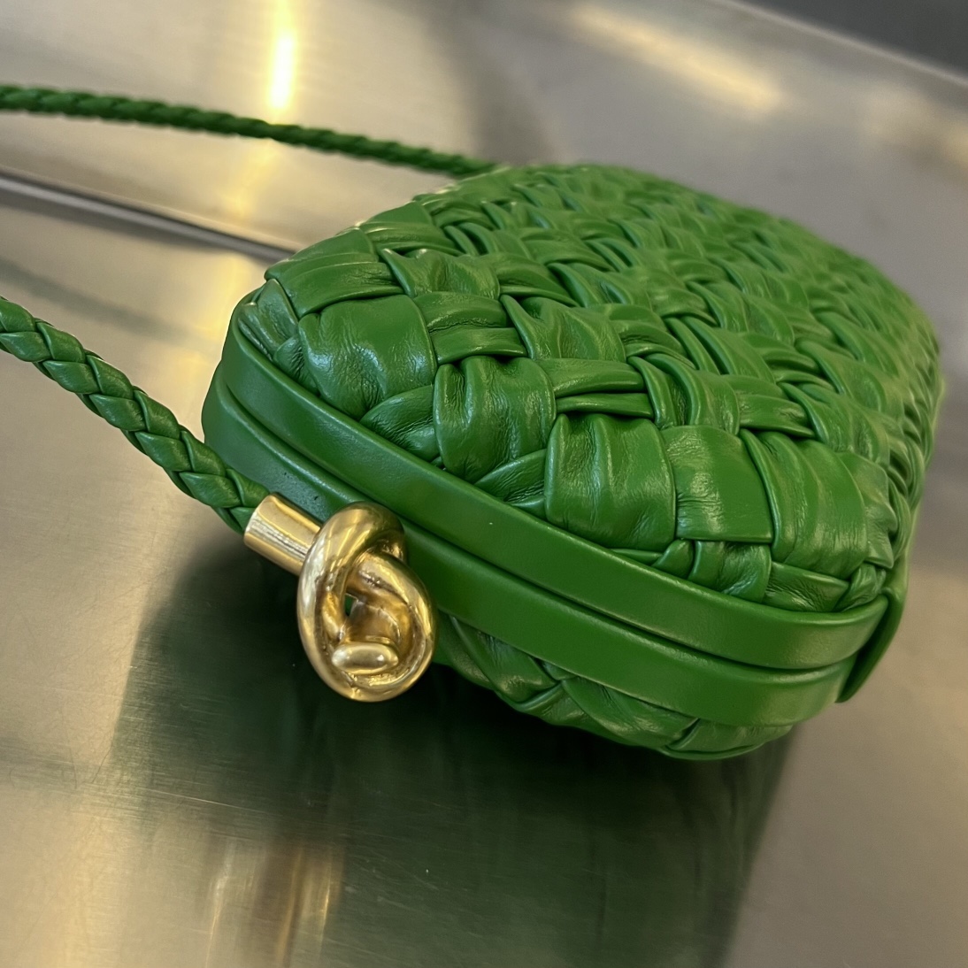 bo*te*ga Ve*ne*ta knot on strap