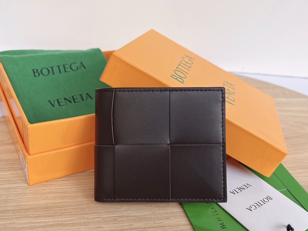 bo*te*ga Ve*ne*ta bv cassette bi-fold wallet