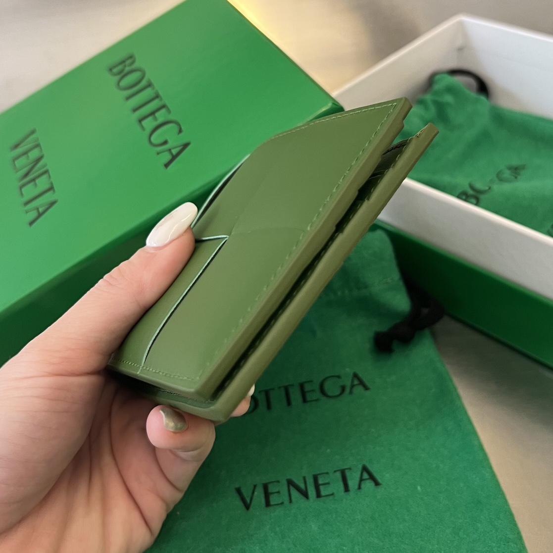 bo*te*ga Ve*ne*ta bv cassette bi-fold wallet