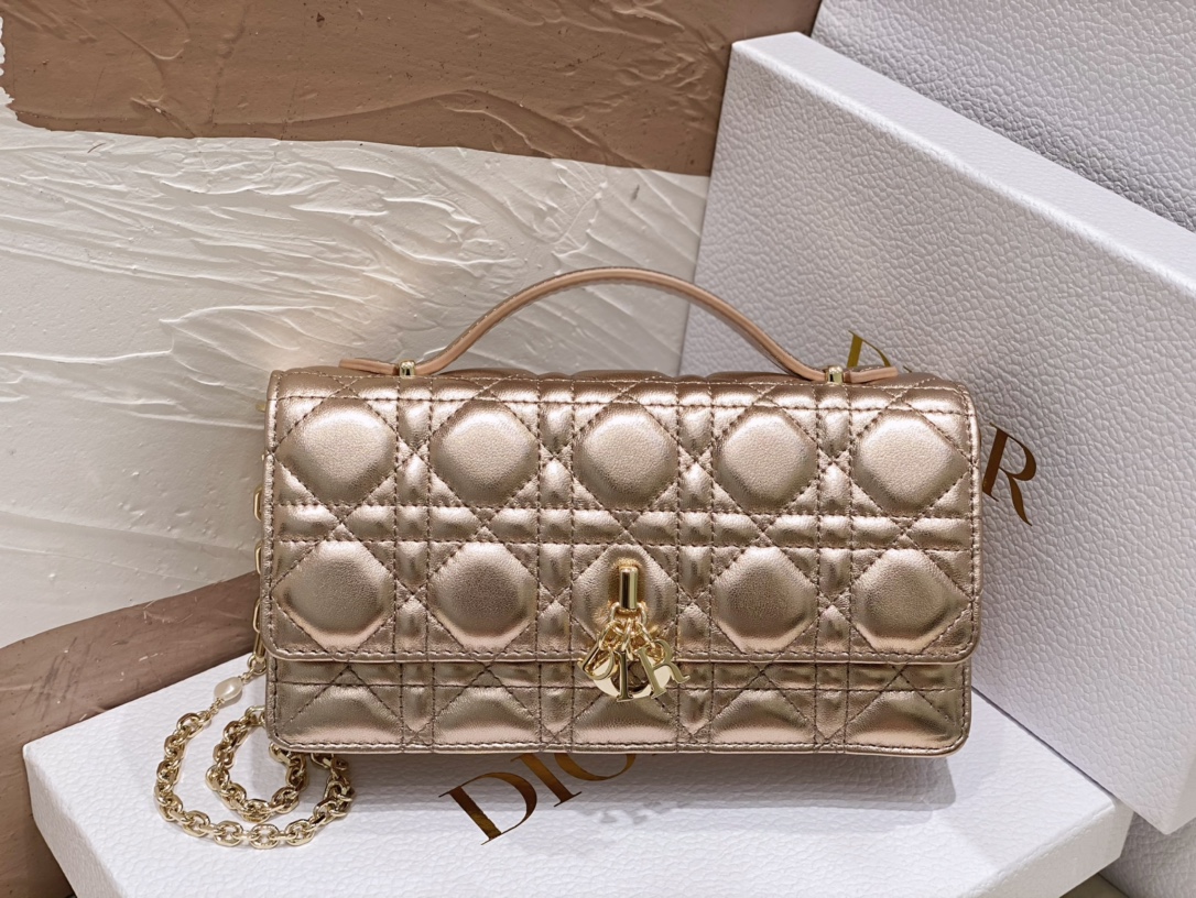 mini miss D*or bag
