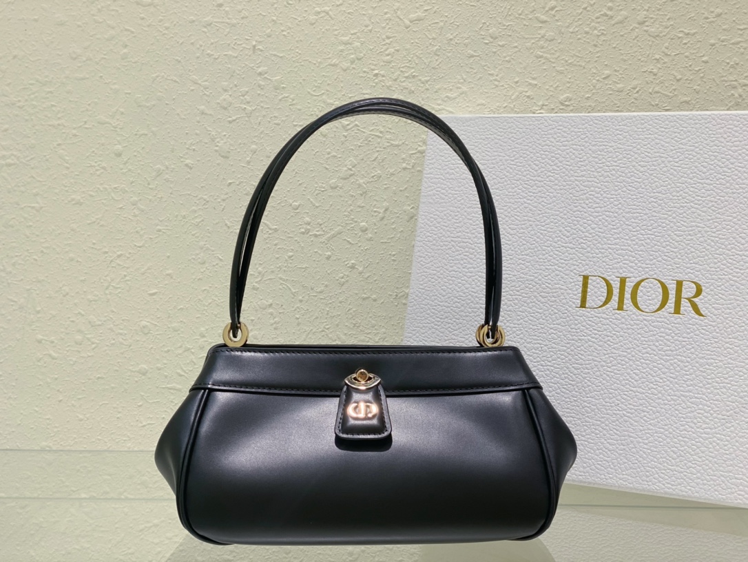 medium D*or key bag