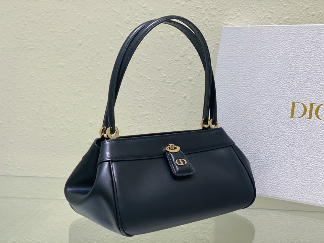 medium D*or key bag
