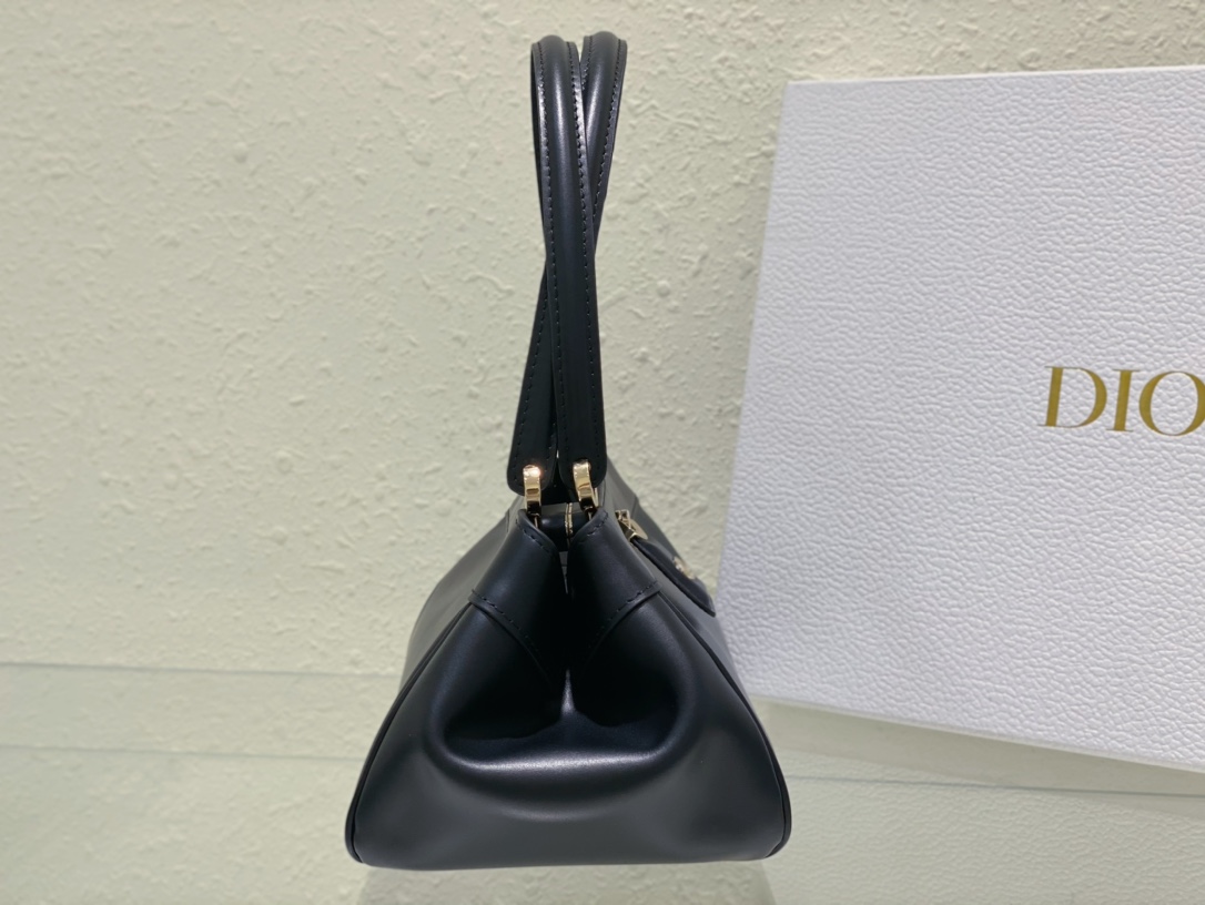 medium D*or key bag