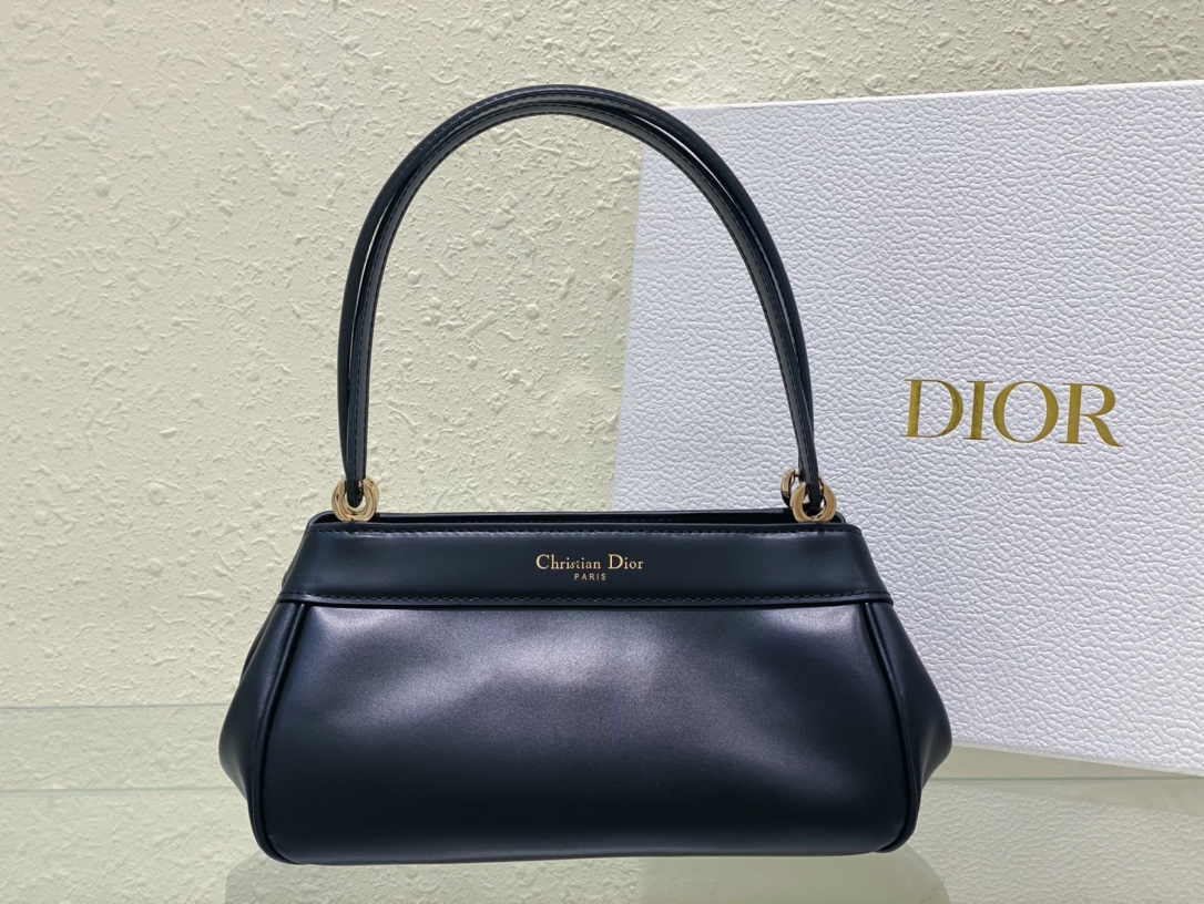 medium D*or key bag