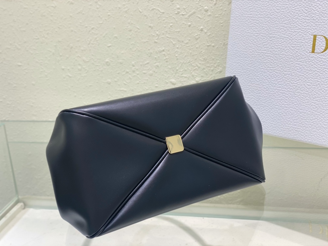 medium D*or key bag