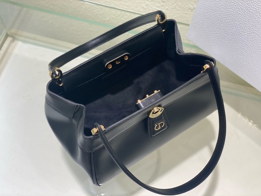 medium D*or key bag