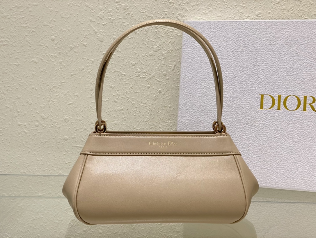 medium D*or key bag