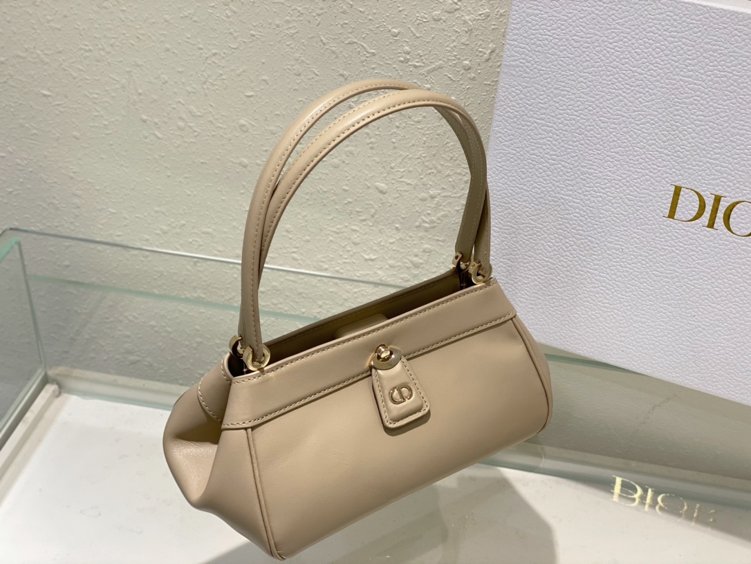 medium D*or key bag