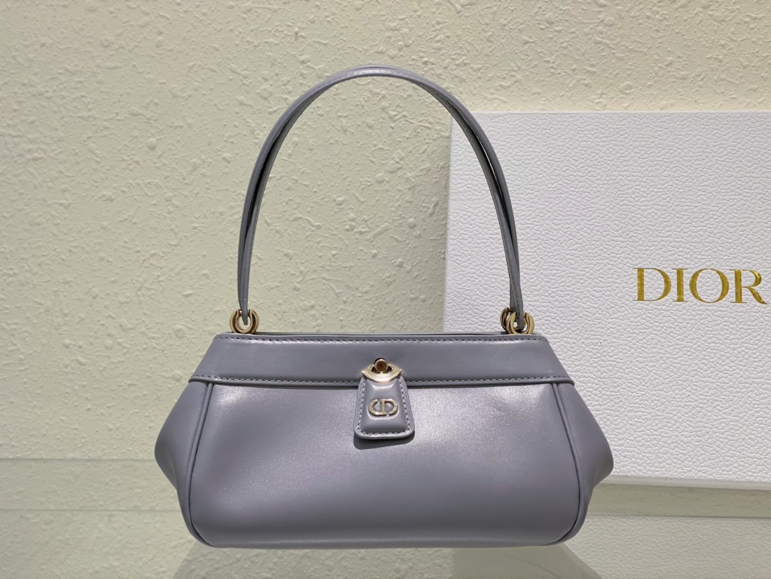 medium D*or key bag