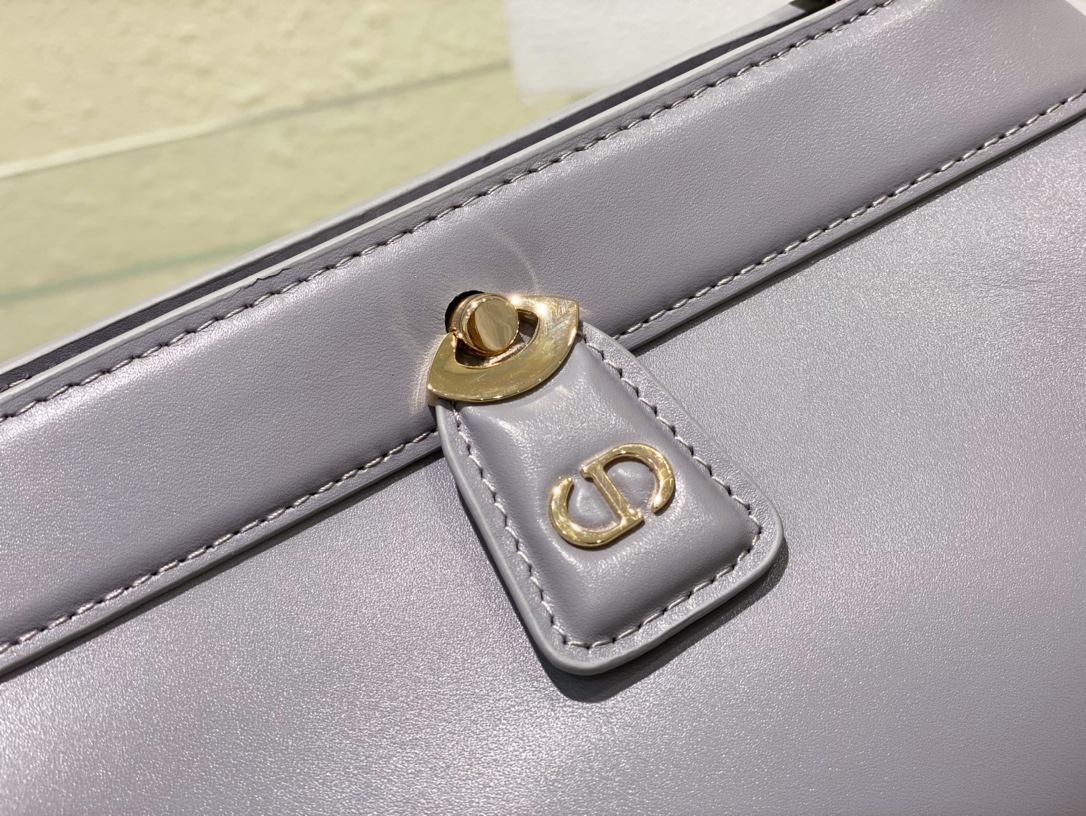 medium D*or key bag