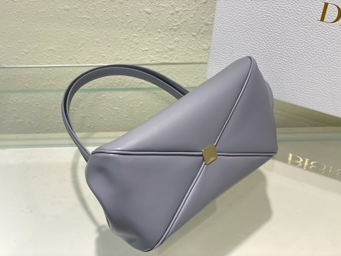 medium D*or key bag