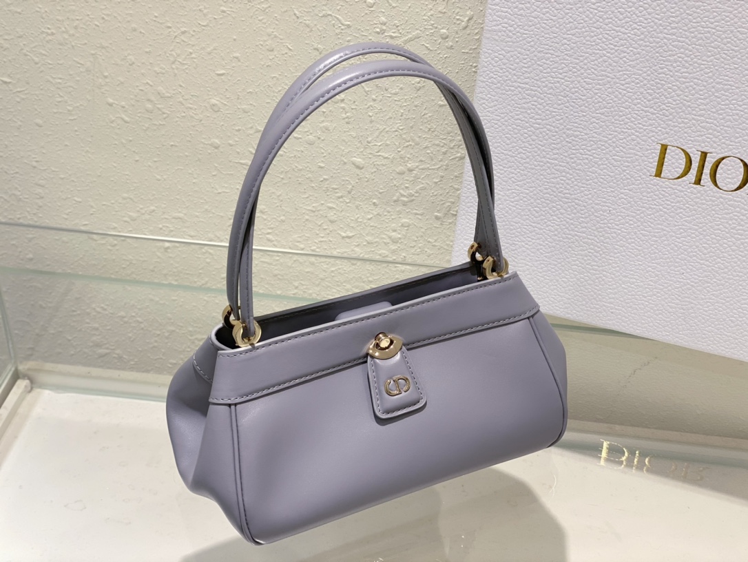 medium D*or key bag