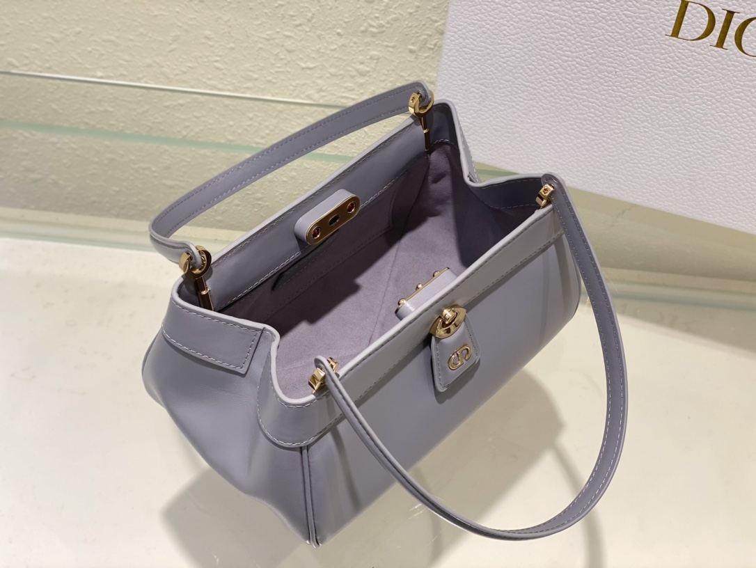 medium D*or key bag
