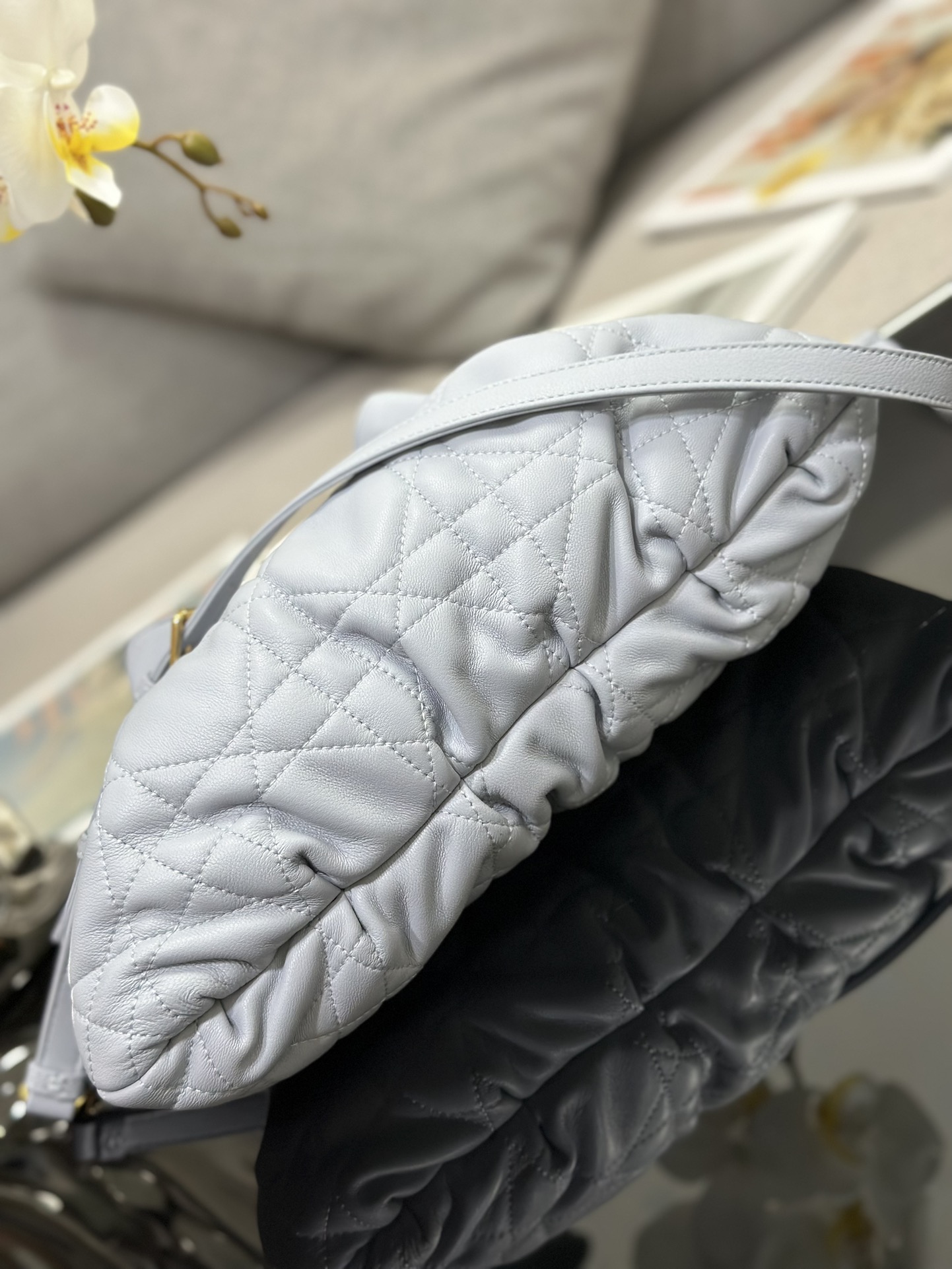 medium D*or ammi bag