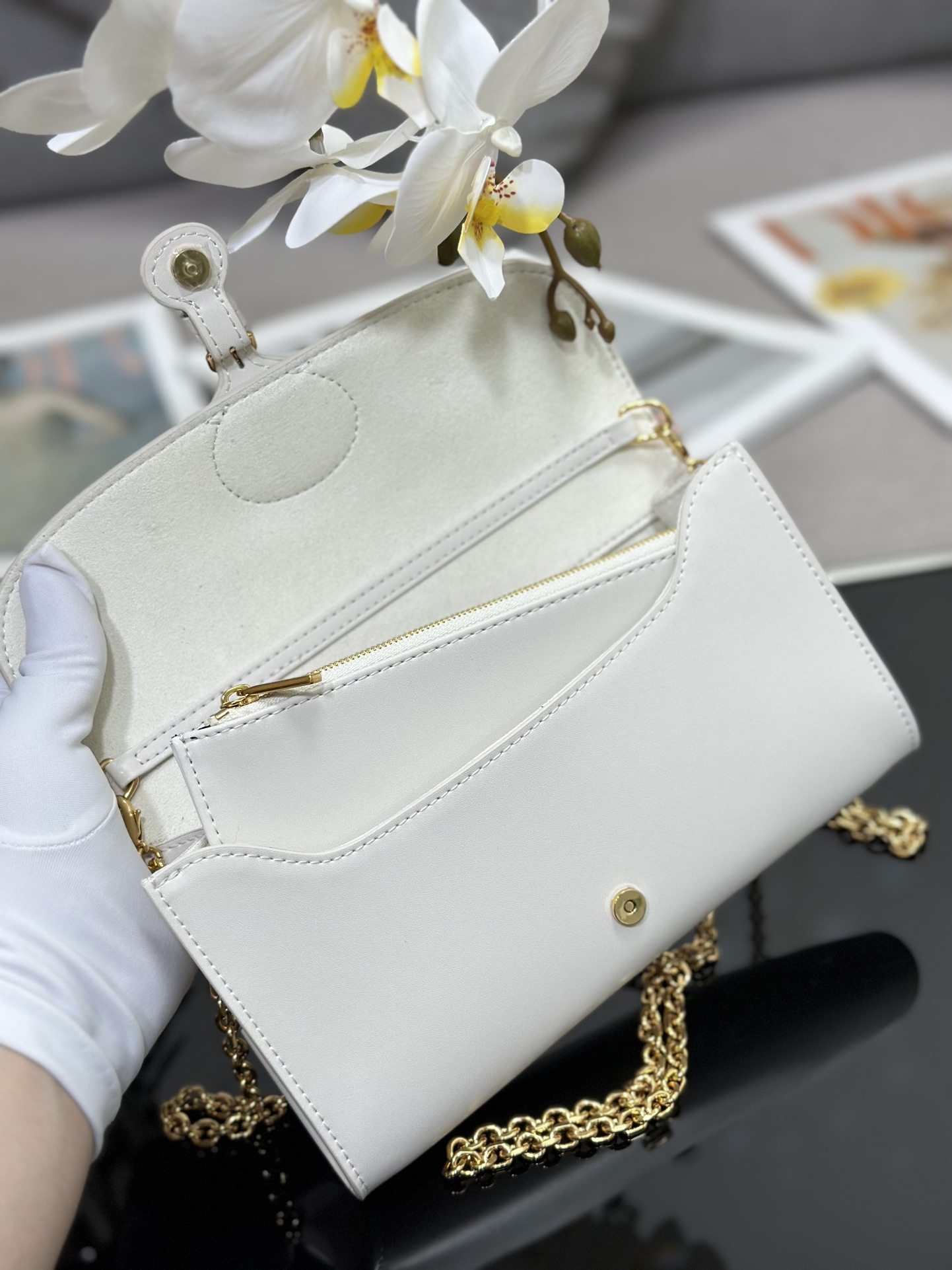 D*or bobby east-west pouch with chain