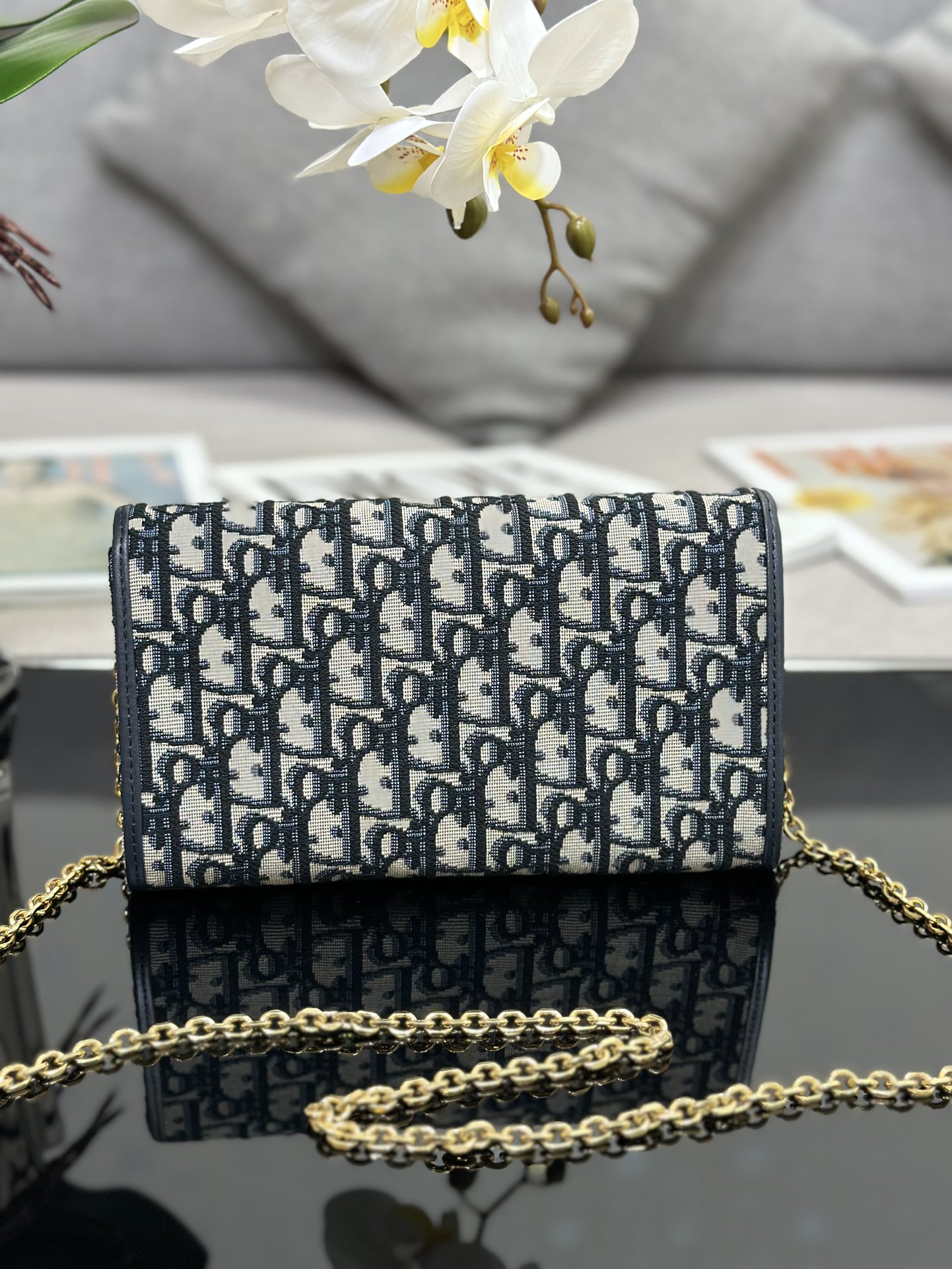 D*or bobby east-west pouch with chain