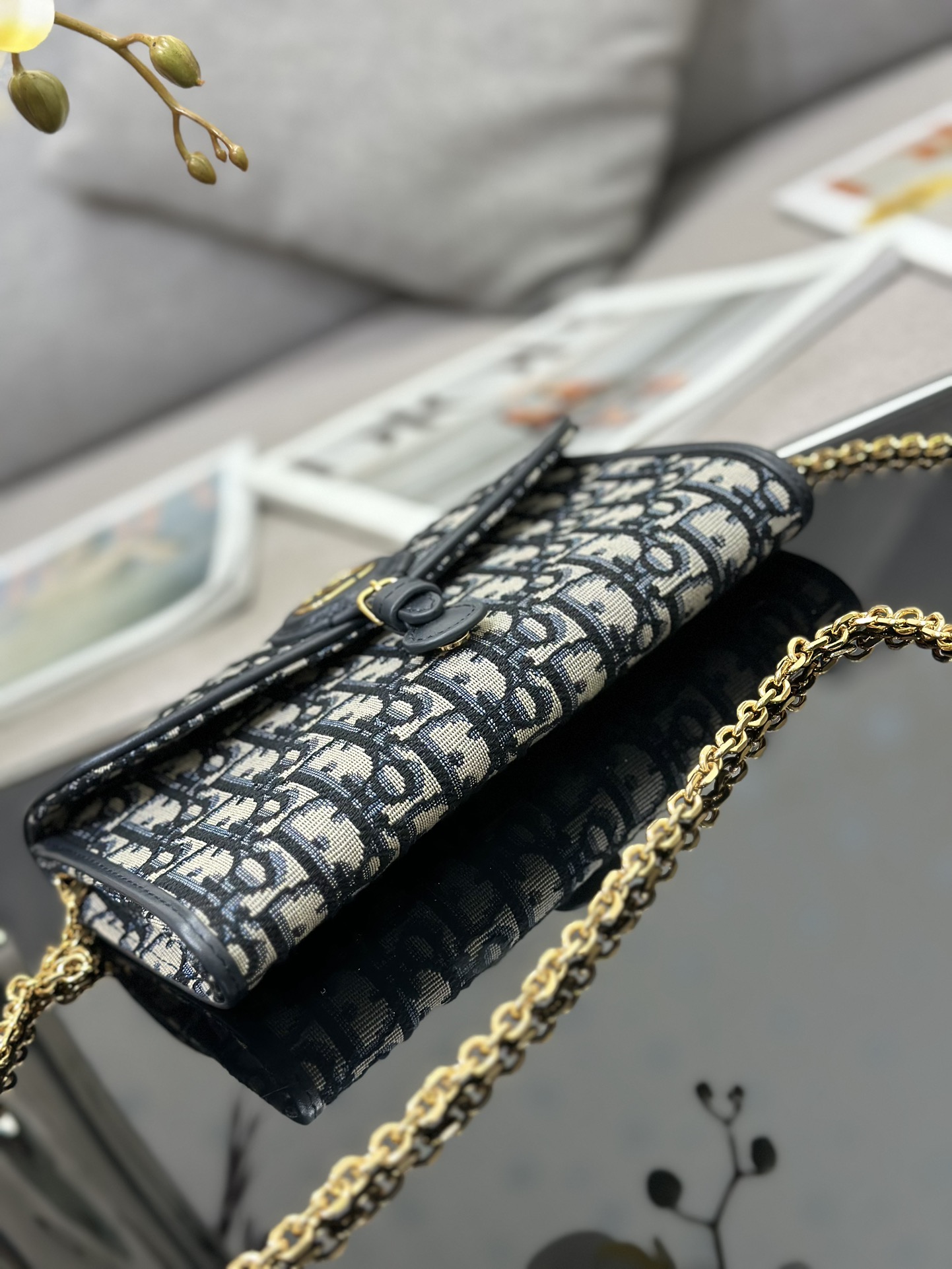 D*or bobby east-west pouch with chain
