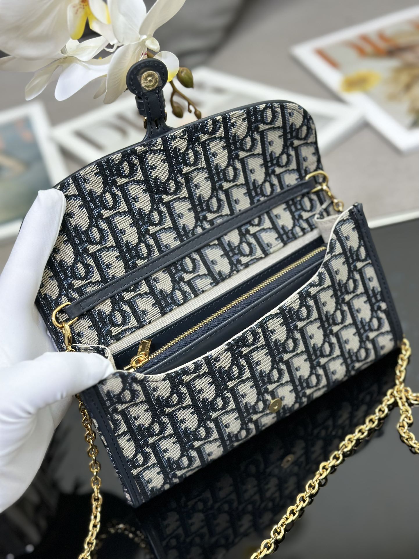 D*or bobby east-west pouch with chain