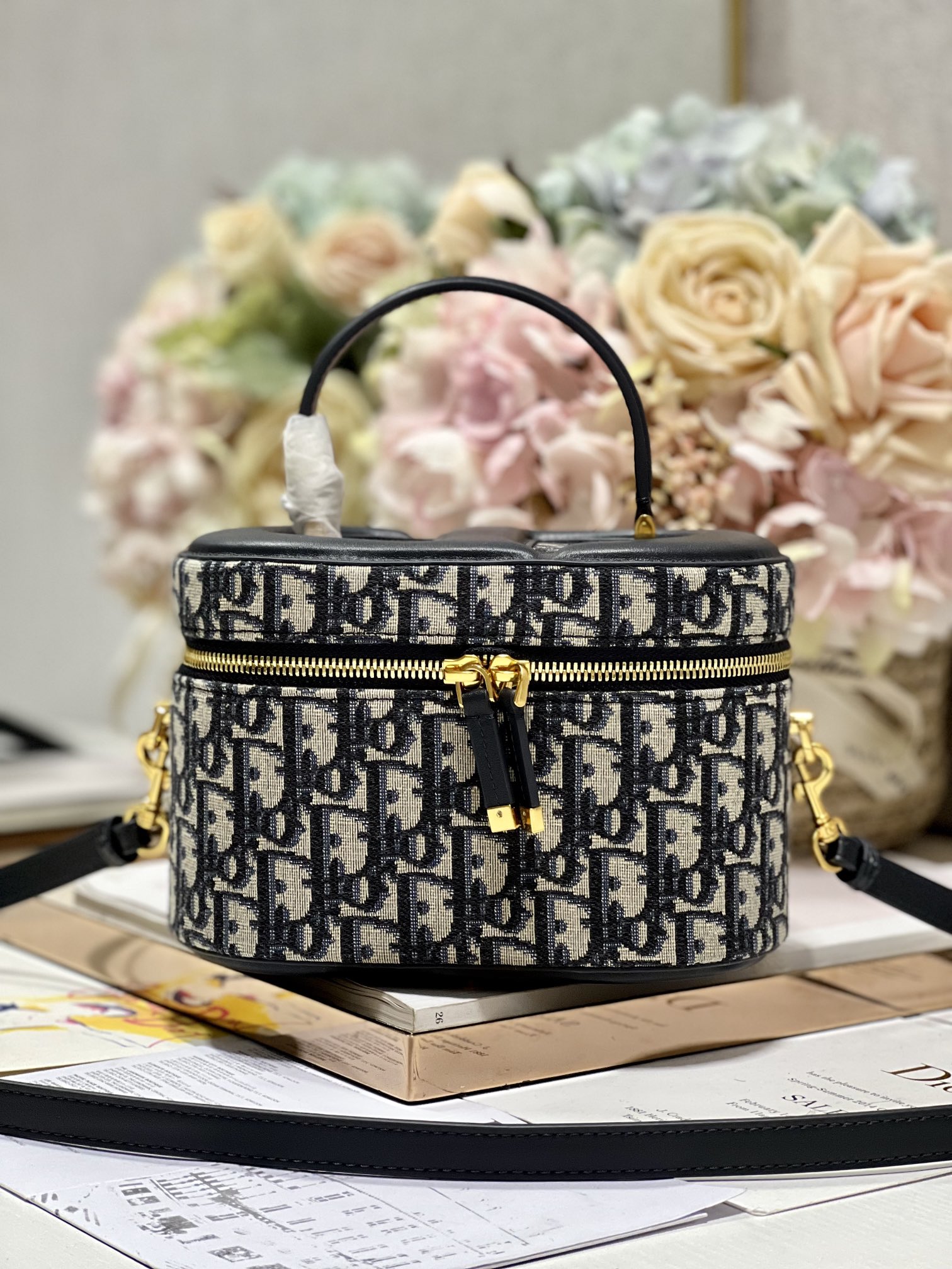 D*or small cd signature vanity case
