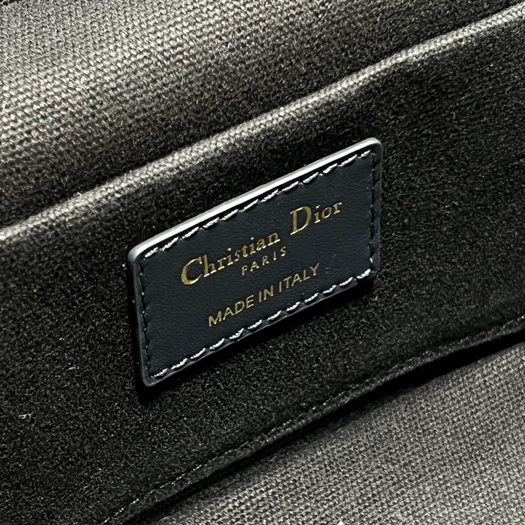 D*or small cd signature vanity case