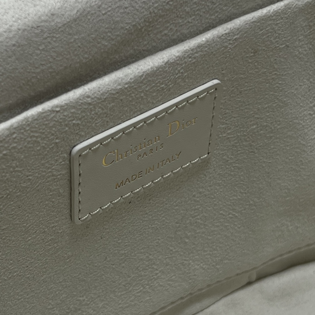 D*or medium cd signature vanity case