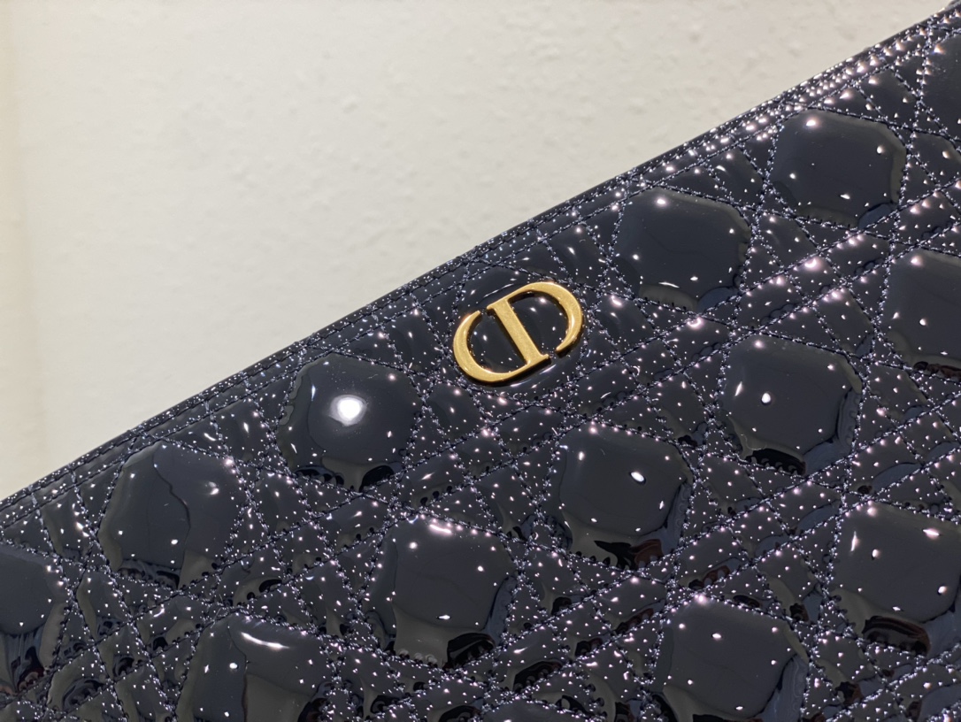 large D*or caro daily pouch