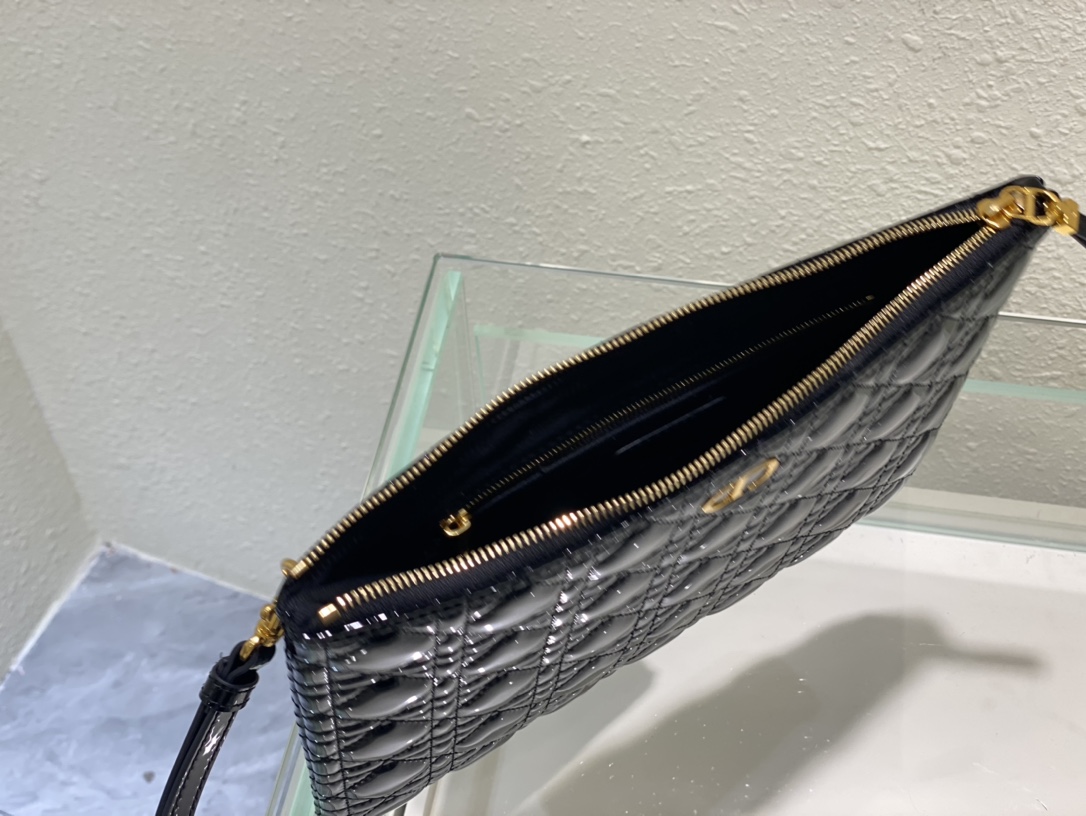large D*or caro daily pouch