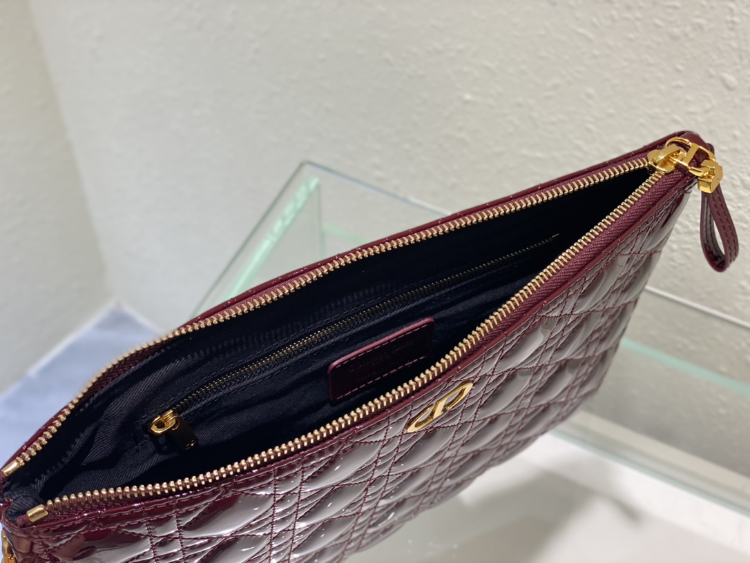 large D*or caro daily pouch