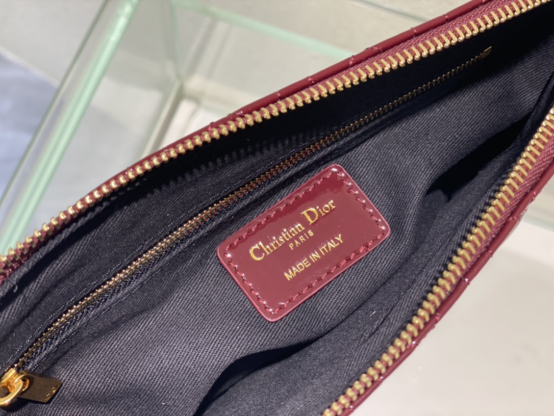 large D*or caro daily pouch