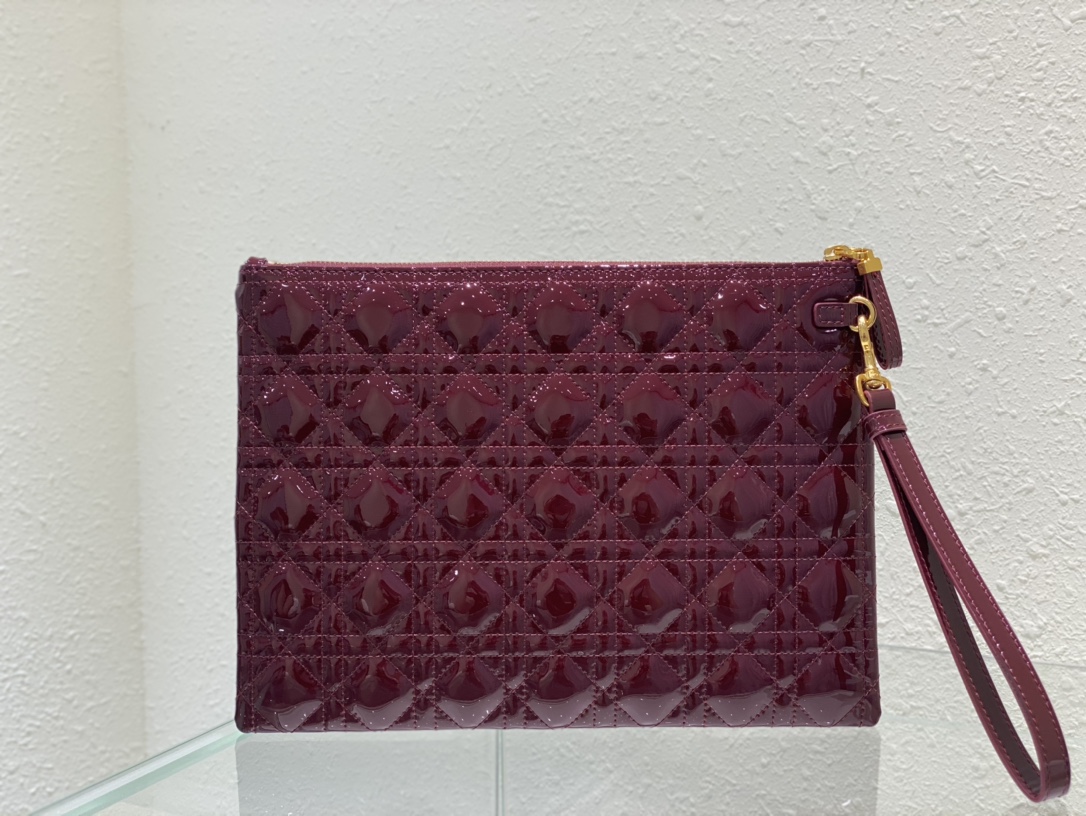 large D*or caro daily pouch