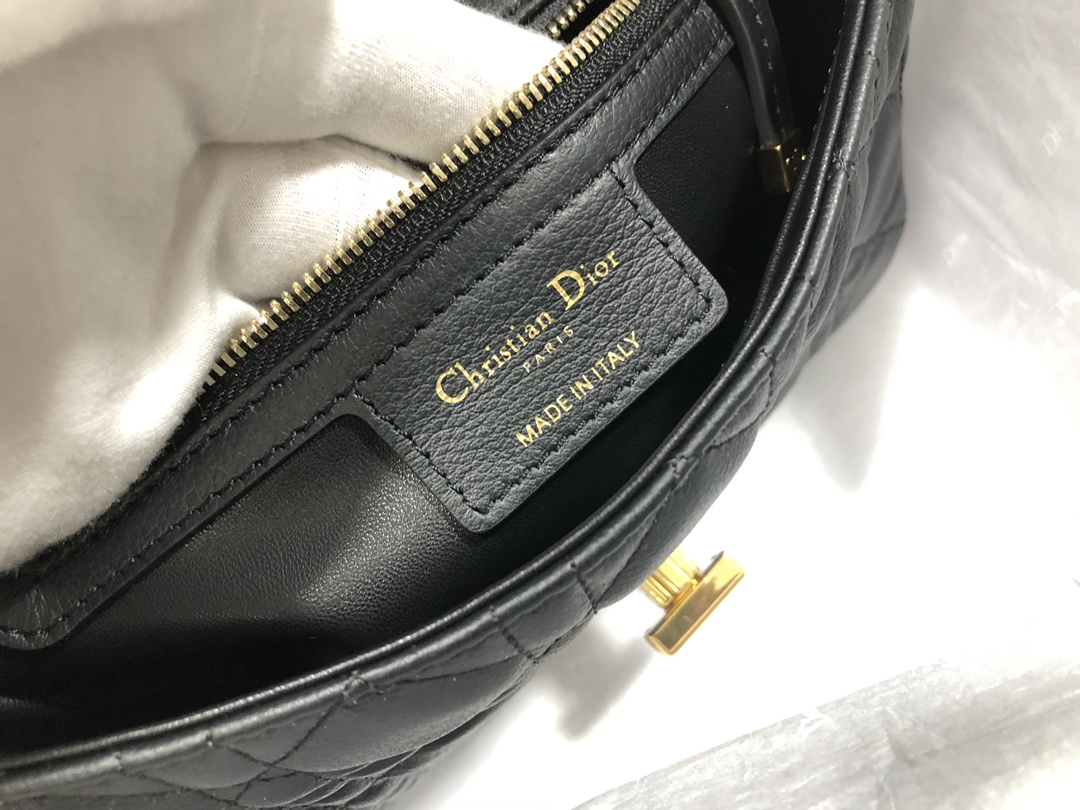 small D*or caro bag