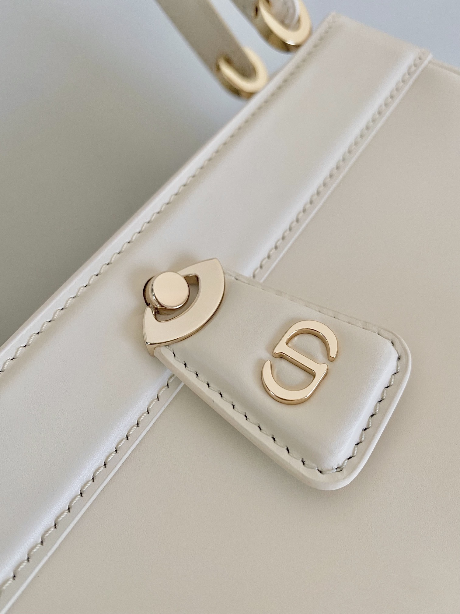 small D*or key bag