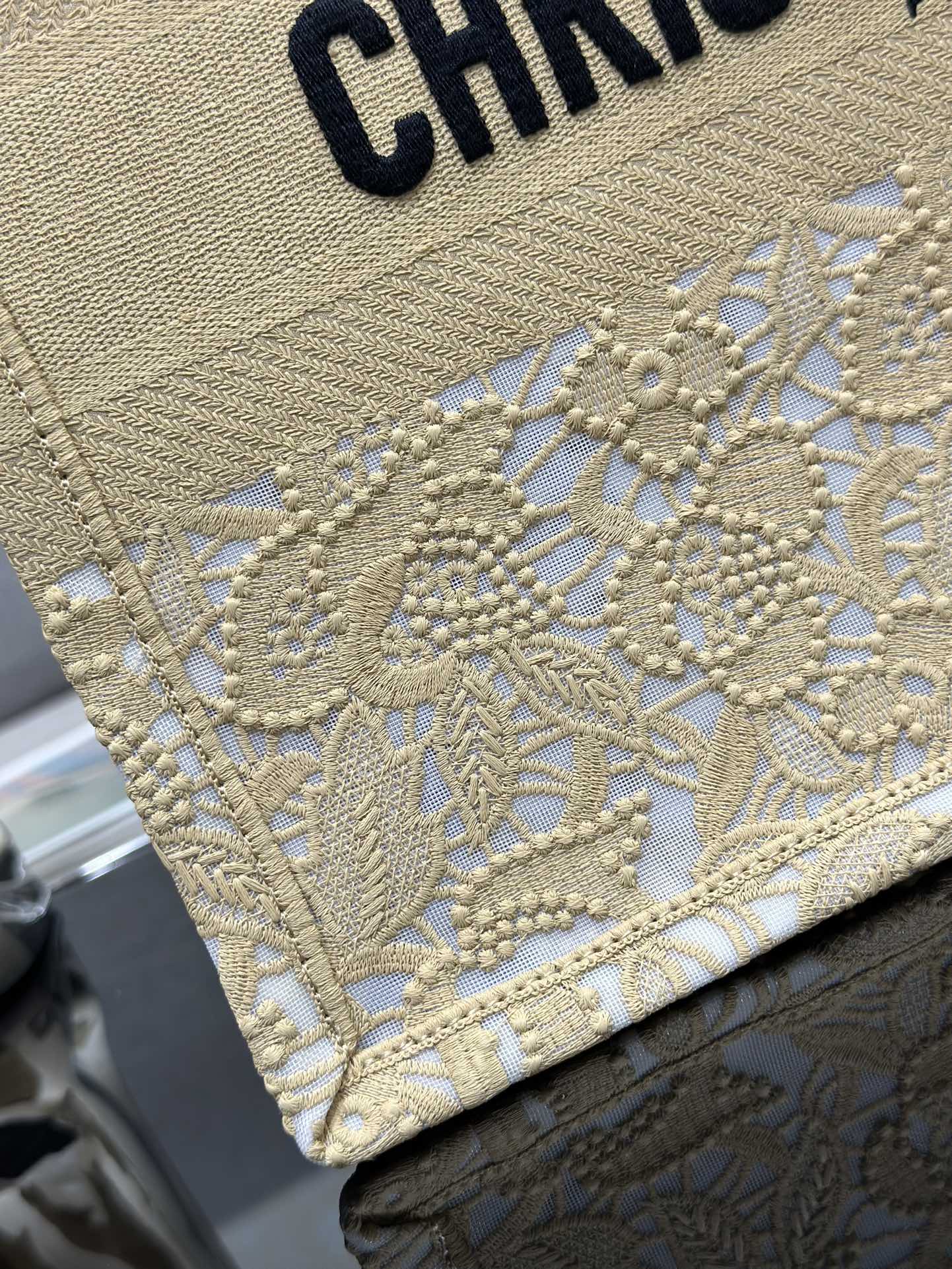 medium D*or book tote