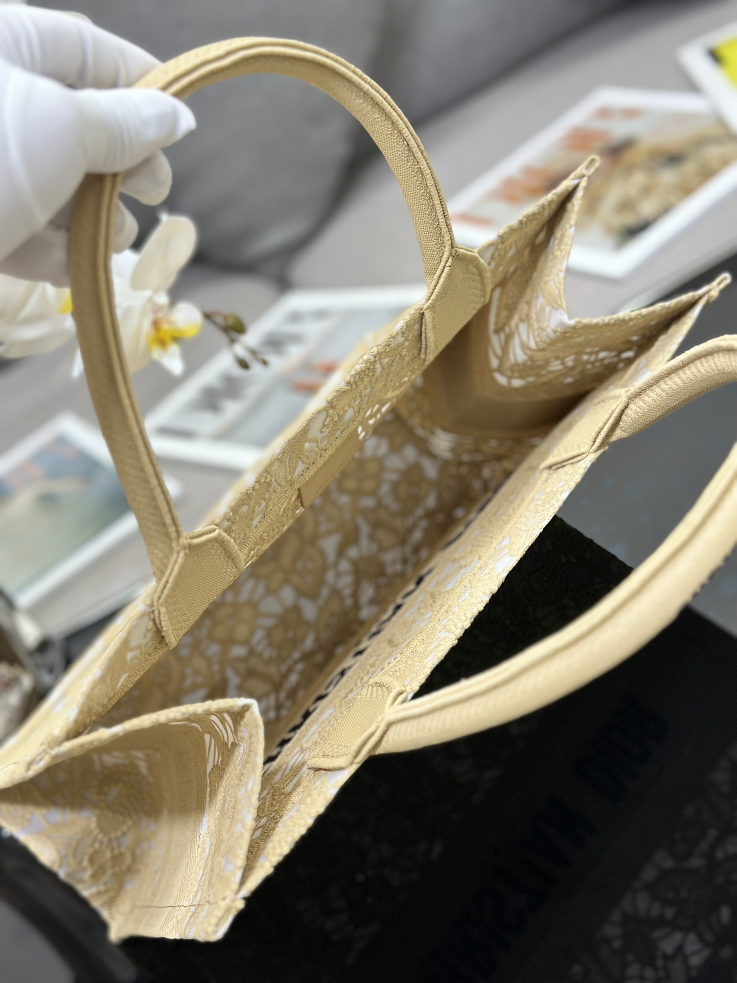 medium D*or book tote