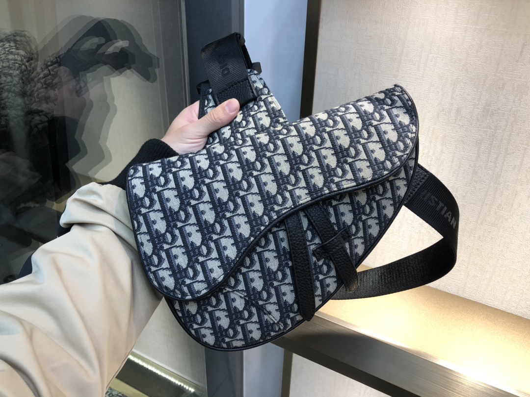 D*or saddle bag