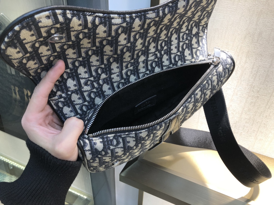 D*or saddle bag