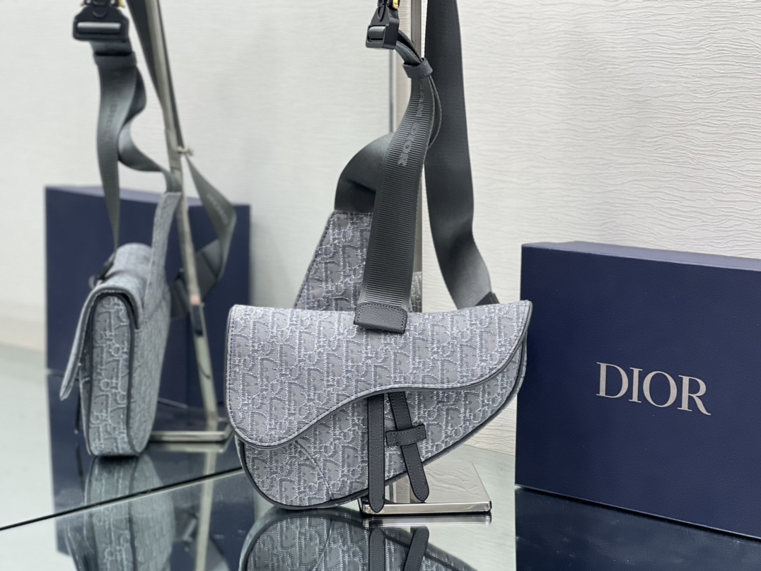 D*or saddle bag