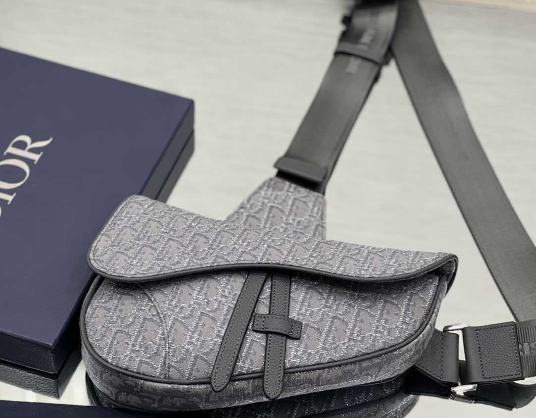 D*or saddle bag