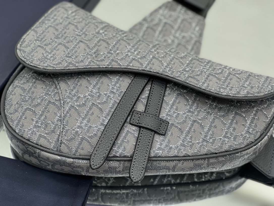 D*or saddle bag