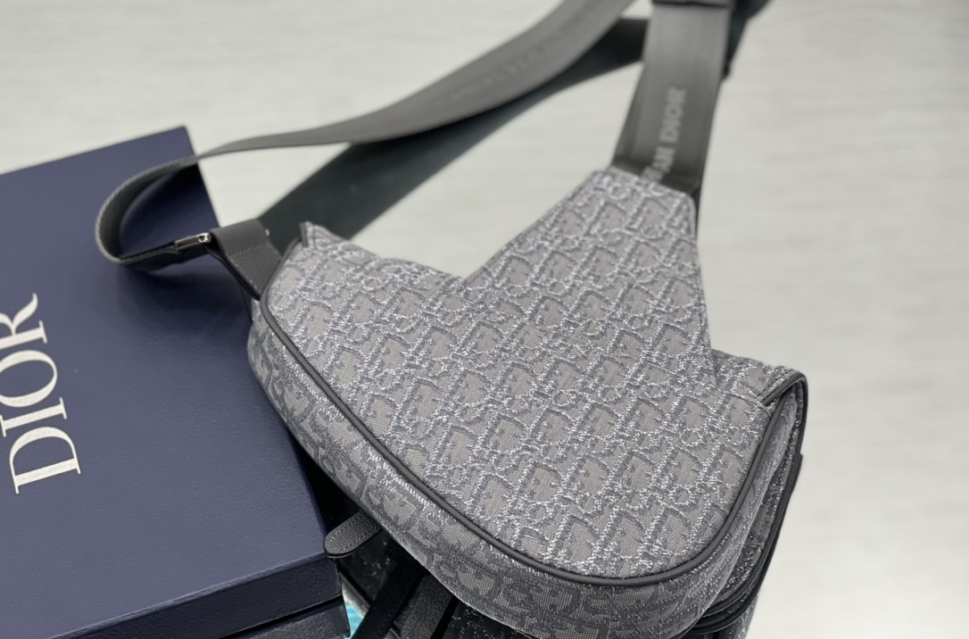 D*or saddle bag