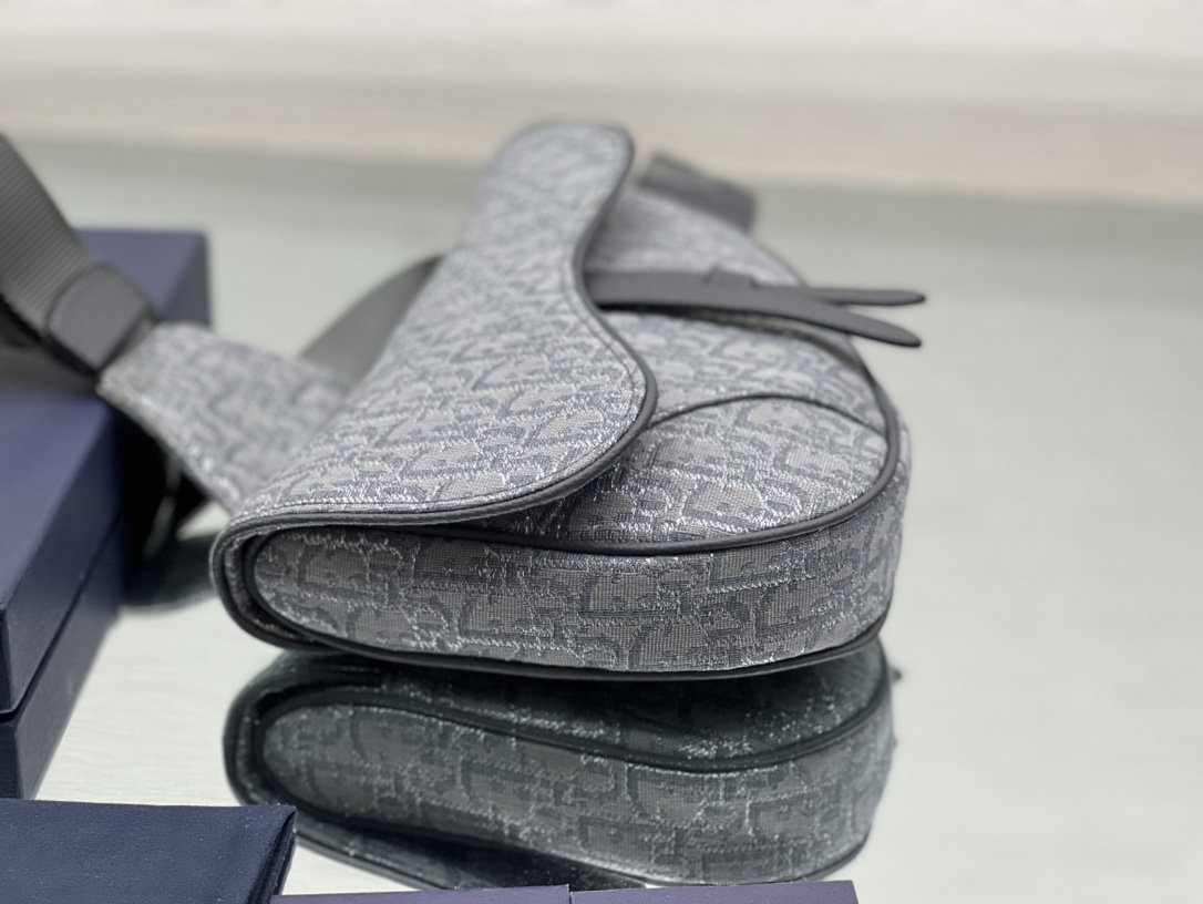 D*or saddle bag