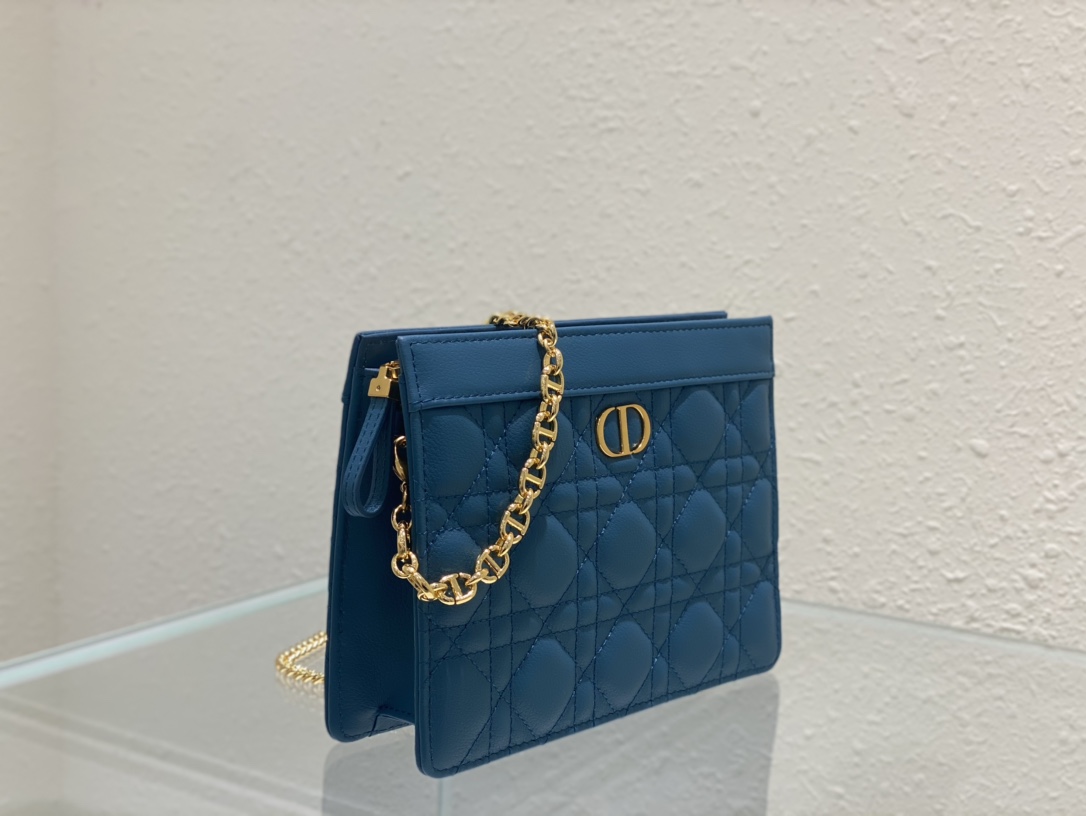 D*or caro zipped pouch with chain