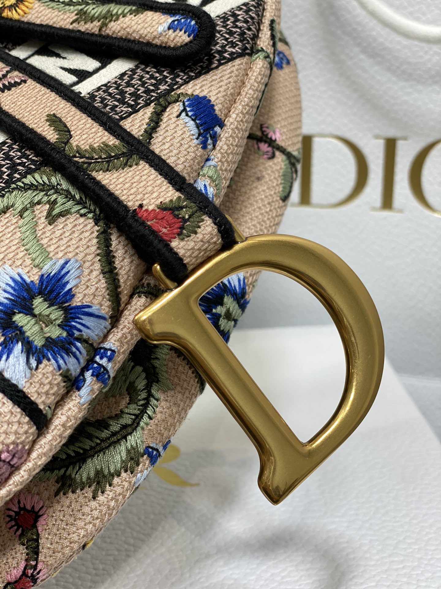 D*or saddle bag